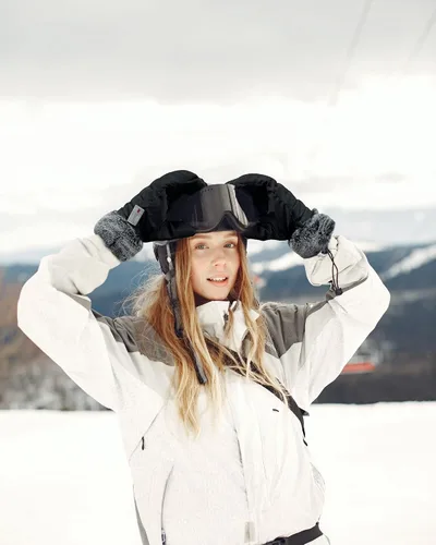 Vista 2 de accsa Guantes de nieve impermeables para mujer, 3M Thinsulate, cálidos y resistentes al viento, guantes de esquí para mujer