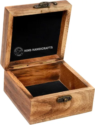 Vista 3 de Urna de madera antigua hecha a mano con grabado del árbol de la vida tallada a mano para mujeres y hombres, joyas Acentos de decoración del hogar