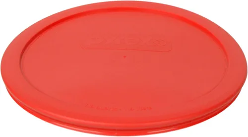 Vista 2 de Pyrex 323-PC 1.5qt/1.4L Tapa de repuesto roja para almacenamiento de alimentos, fabricada en Estados Unidos