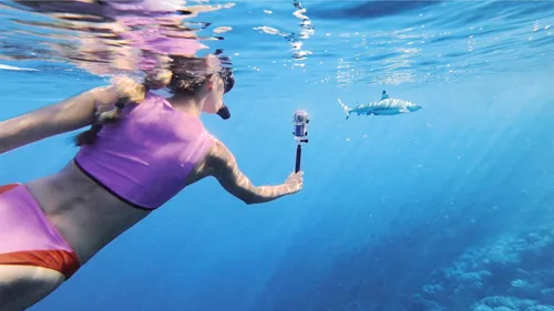 Vista 7 de Insta360 Estuche de buceo invisible X3 (nuevo) - Impermeable hasta 164.0 ft (164 pies)