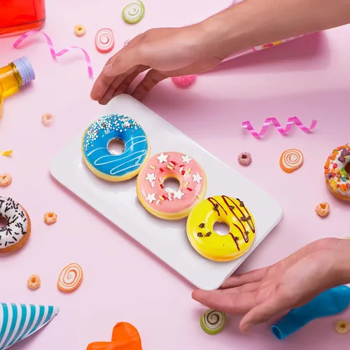 Vista 4 de Chalyna 8 donas de juguete pequeñas para fiestas de donas falsas, elegantes