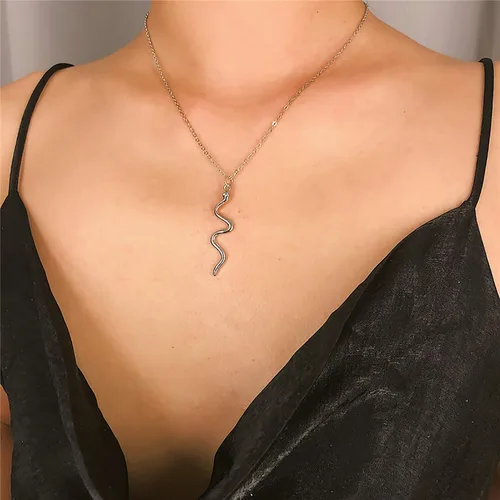 Vista 3 de Long tiantian Collar de borla de calavera de Halloween con dije de esqueleto para mujer, collar gótico de terror, juego de aretes