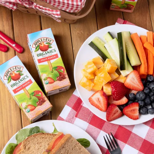 Vista 4 de Apple & Eve Organics, Jugo de manzana, 6.75 onzas líquidas, 8
