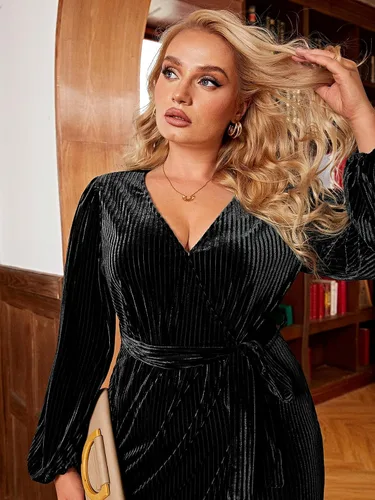 Vista 3 de BerryGo Minivestido de terciopelo semiformal de manga larga para mujer, talla grande, sexy, cóctel, fiesta, invierno, club, vestido