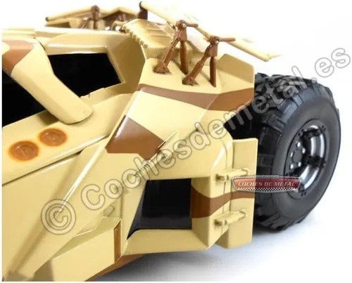 Vista 8 de Hotwheels Heritage 1:18 Batmobile Tumbler Camoflage Versión Modelo Fundido