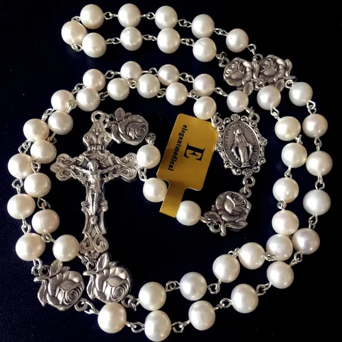 Vista 2 de elegantmedical Católica Nice White AAA8mm Real Pearl Nuestra Señora de Gracia Medalla de Rosario de Plata 5 Décadas Cruz Crucifijo Crucifijo Caja