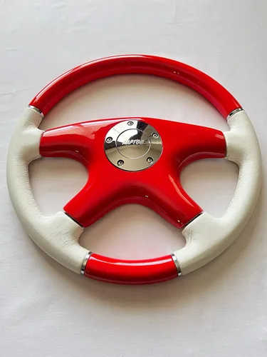 Vista 5 de Raptor Volante de madera roja y cuero blanco de 15