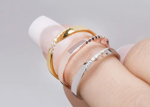 Vista 8 de Elegante joyero Anillo Mobius de diamantes para mujer en oro macizo de 9k, 14k y 18k, anillo de compromiso de diamantes, anillo de boda de diamante