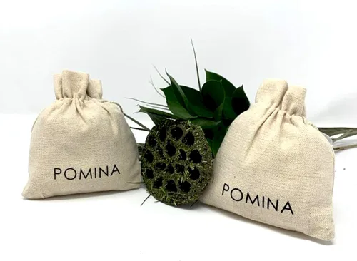 Vista 9 de POMINA Collar largo con colgante de filigrana floral geométrico dorado, suéter de moda casual simple, collar largo de cadena de oro para mujer