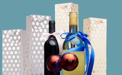 Vista 2 de UNIQOOO 12 bolsas de regalo de vino con lunares metálicos dorados y plateados de alta calidad, con etiqueta de masaje de regalo, papel 100%