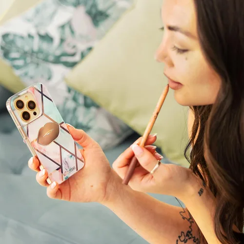 Vista 4 de Ellie Rose Calcomanía de espejo para smartphone, adhesivo para labios con dije de espejo para teléfono