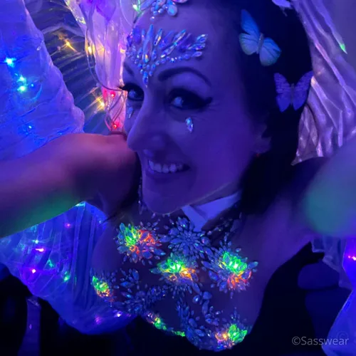Vista 4 de Sasswear Cubiertas de pezones con luz de diamantes de imitación, gemas para el cuerpo, joyas brillantes, calcomanías de cristal para festivales