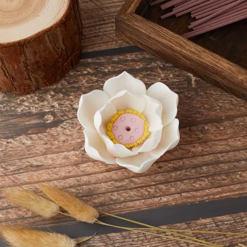 Vista 3 de GORGECRAFT Soporte para incienso de loto blanco, quemadores de incienso de porcelana, hechos a mano, casa de té, suministros budistas zen, soporte