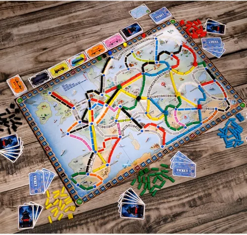Vista 5 de Asmodee Ticket to Ride Europe - Juego de mesa (2026 Refresh) - Juego de estrategia de aventura de tren clásico para familias y adultos, mayores de 8