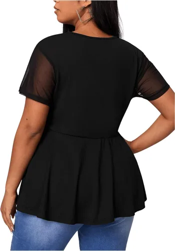 Vista 2 de OYOANGLE Blusa peplum de manga corta de malla para mujer, talla grande, cuello profundo y cruzado