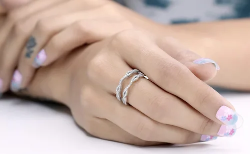 Vista 2 de Dazzlingrock Collection Anillo de boda con doble realzador de diamantes blancos redondos de 0.35 quilates en oro macizo de 10 quilates