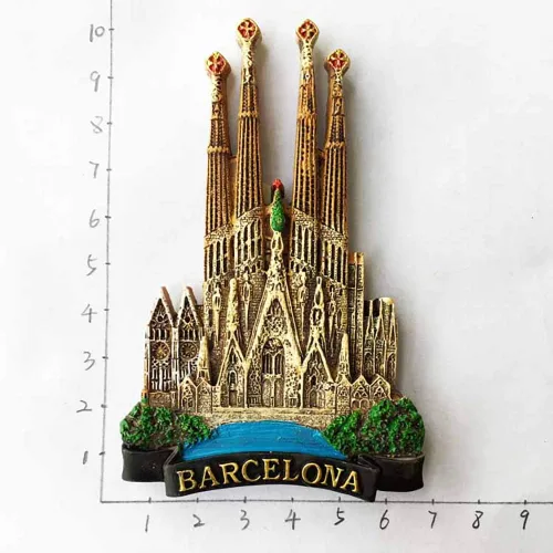 Vista 8 de 3D Sagrada Familia Barcelona España Nevera Imán Nevera Imán Turístico Recuerdos Hecho a Mano Resina Artesanía Pegatinas Magnéticas Hogar Cocina
