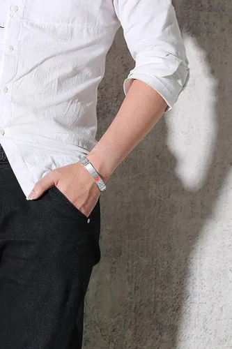 Vista 2 de MEALGUET Pulsera de identificación médica para hombres grabado gratuito de acero inoxidable, alerta médica masculina, joyería de identificación