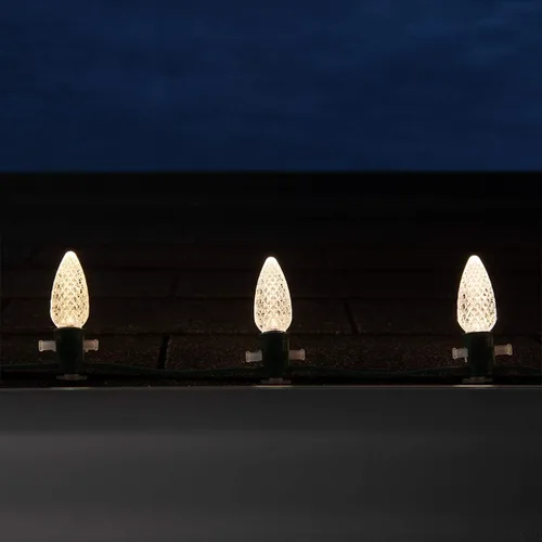 Vista 7 de Luces LED navideñas comerciales C9 OptiCore para exteriores Guirnalda de luces de navidad de alta resistencia cable verde