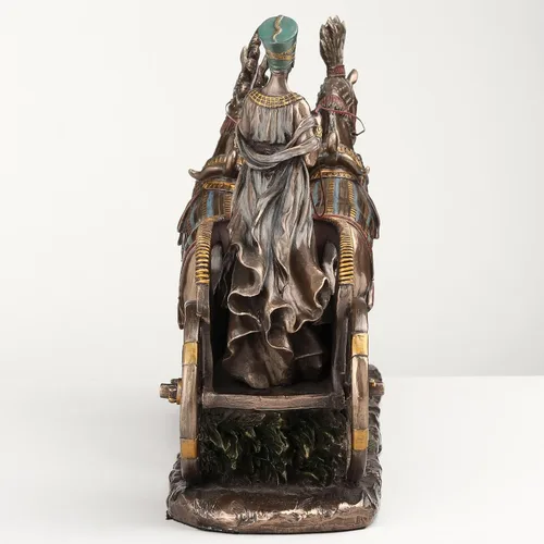 Vista 8 de Veronese Design Estatua de Nefertiti de 11 5/8 pulgadas de la reina egipcia en el carro, estatua de acabado de bronce de resina fundida en frío