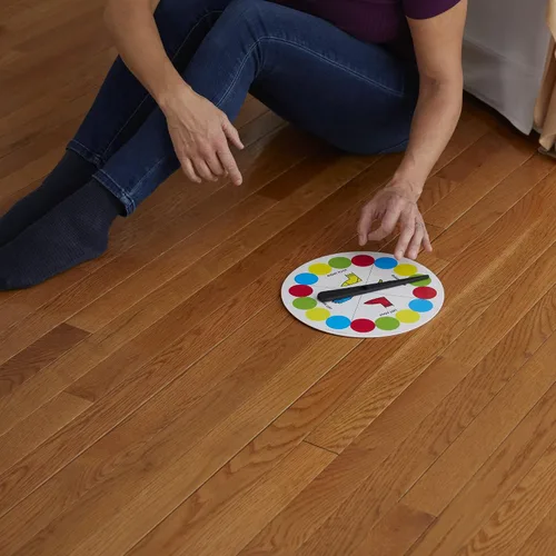 Vista 10 de Hasbro Twister Party - Juego de mesa clásico para 2 o más jugadores, juego de interior y exterior para niños de 6 años en adelante, el embalaje