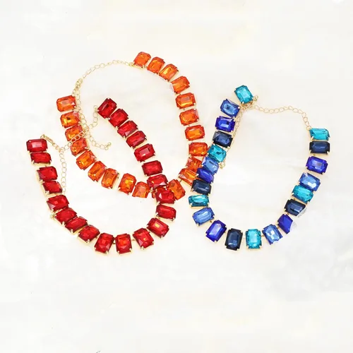 Vista 8 de Gargantilla de cristal con diamantes de imitación para mujer, pieza de declaración de esmeralda, collar de cadena dorada con cuello de cristal