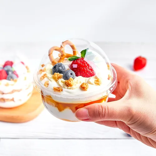Vista 5 de Zezzxu Paquete de 50 Vasos de Postre de Plástico de 9 oz con Tapas de Cúpula (Sin Agujero) y Sporks, Vasos de Frutas Desechables Transparentes