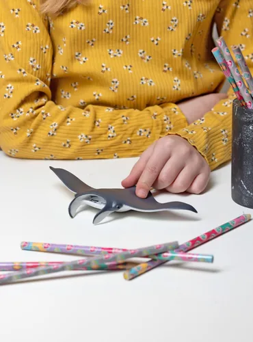 Vista 2 de Papo - Pintado a mano - Figura - Vida Marina - Figura Manta Ray-56006 - Coleccionable - para Niños - Adecuado para Niños y Niñas - a partir de 3 años