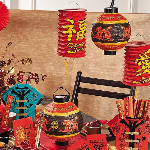 Vista 4 de Fun Express Juego de 3 linternas chinas colgantes de papel iluminado Dragon Print Design, Chinese New Year Party Decor