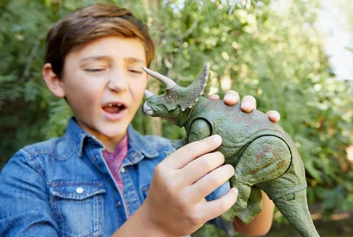 Vista 4 de Triceratops de doble ataque del mundo jurásico