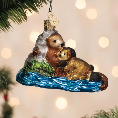 Vista 5 de Old World Christmas Nutria con adorno de vidrio soplado para árbol de Navidad, decoración navideña artesanal, colección de animales marinos