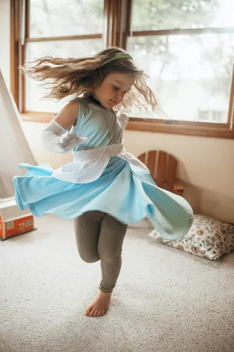 Vista 3 de Little Adventures Vestido Giratorio Princesa Cenicienta