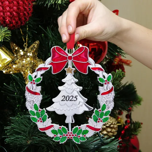 Vista 2 de Adornos de Navidad, Adornos Metálicos para Árbol de Navidad con Fecha 2025 Plateados Giratorios Divertidos Adornos de Navidad Decorativos Decoración