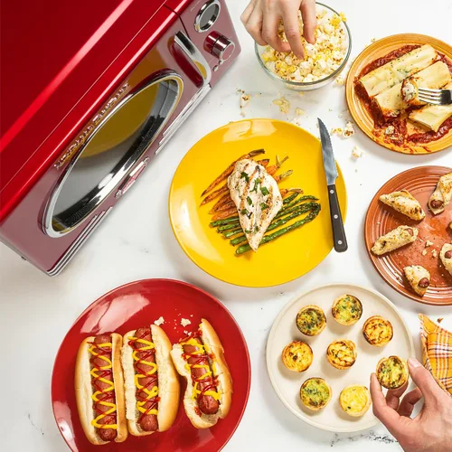 Vista 22 de Nostalgia Horno microondas retro compacto para encimera, 0.7 pies cúbicos, 700 vatios con pantalla digital LED, bloqueo para niños, interior fácil