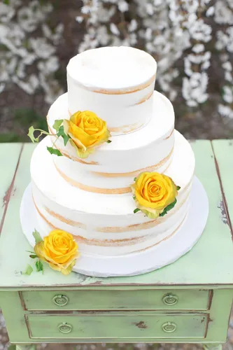 Vista 5 de IPOPU 6 rosas artificiales de seda amarilla con tallo largo, rosas falsas de tallo largo, rosas artificiales de tallo largo adecuadas para bodas