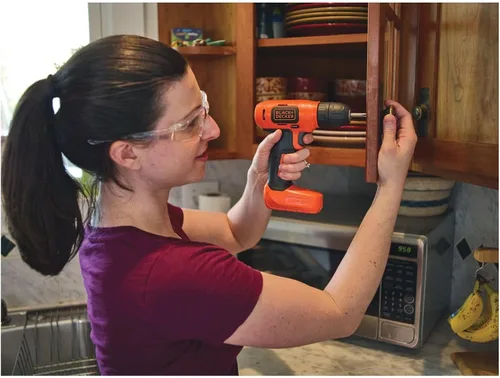 Vista 9 de BLACK+DECKER 8V MAX Taladro inalámbrico + Kit de proyecto para decoración del hogar de 43 piezas (BDCD8HDPK)