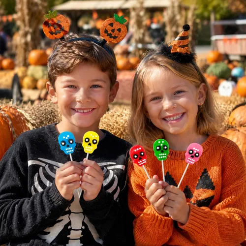 Vista 4 de 12 paletas de caramelo de calavera de Halloween envueltas individualmente de 0.71 oz