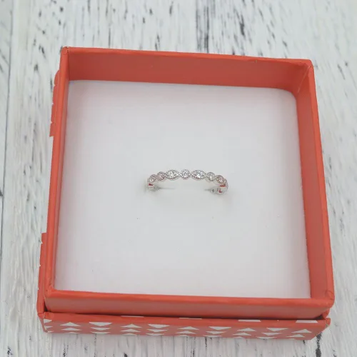 Vista 7 de espere Anillo de eternidad de plata sterlina y circonitas cúbicas engastadas, bañado en platino o en oro rosado, tallas 3.5-9.5