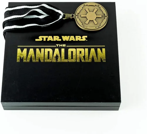 Vista 4 de Star Wars Medalla de la cresta imperial del Imperio Mandaloriano Collar de Star Wars