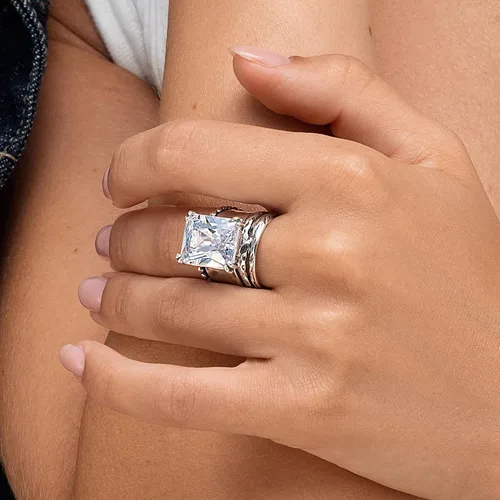 Vista 2 de JEAN RACHEL JEWELRY Anillo de plata de ley 925, diseño vintage martillado con circonita cúbica en forma de octágono, hipoalergénico, sin plomo ni
