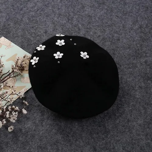 Vista 5 de Gorro de lana para bebé y niña diseño floral color liso con diseño de cúpula
