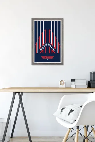 Vista 6 de Trends International Top Gun - Póster de pared de casco Maverick, 14.725 x 22.375 pulgadas, versión enmarcada de madera de granero