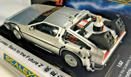 Vista 6 de BTTF 2 - Delorean 1:32 Edición Limitada Slot Race Car