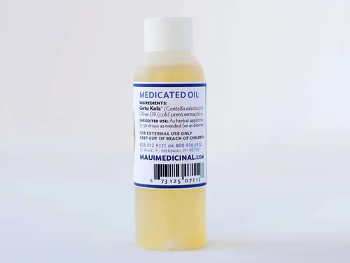 Vista 3 de Gotu Kola Brahmi Oil 2fl. oz. Aceite portador orgánico certificado por Mauifarmacy cultivado en Estados Unidos