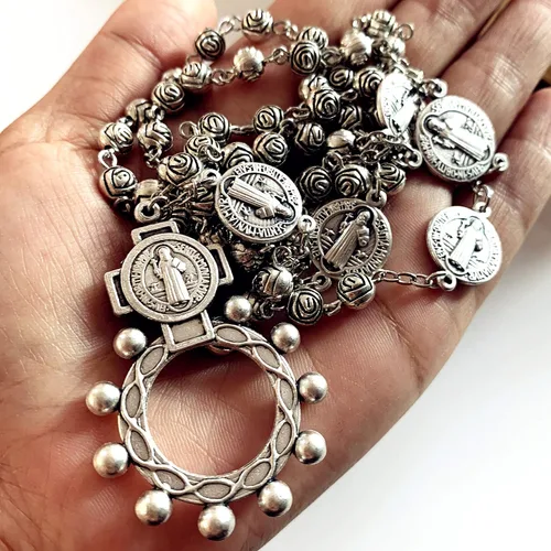 Vista 4 de elegantmedical Hecho a mano de cuentas de rosa católico San Benito Rosario Collar Cruz Caja de regalo Italia crucifijo, Zinc, No es una piedra