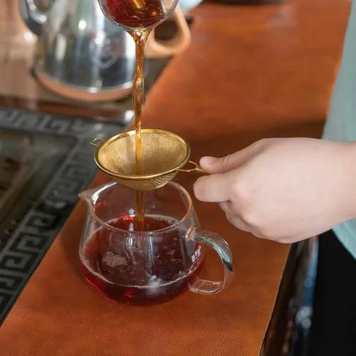 Vista 2 de 2 coladores de té, (colador de té pequeño, colador grande) con un soporte, colador de malla fina de acero inoxidable (dorado)