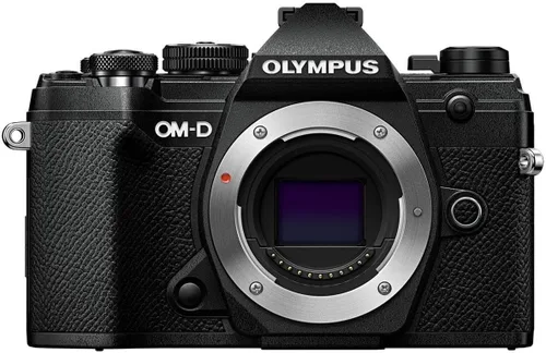Vista 4 de OM SYSTEM Olympus OM-D E-M5 Mark III Cuerpo Plateado con Lente M.Zuiko Digital ED 12-45mm F4.0 PRO Negra Kit