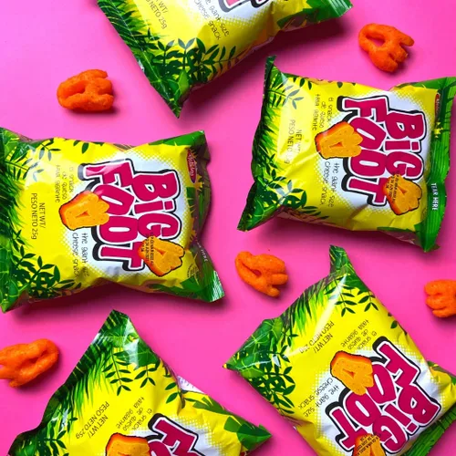Vista 2 de Holiday Big Foot, The Giant Cheese Snack, 0.8 onzas, paquete de 12