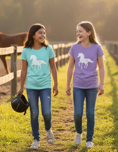 Vista 4 de Tstars Camiseta patriótica para niñas, diseño de caballos, bandera de Caballos / Azul frío