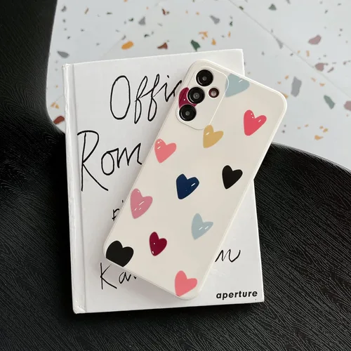 Vista 6 de Funda de teléfono con forma de corazón para Samsung Galaxy S25, linda funda de silicona femenina de silicona flexible con corazones kwaii, fundas